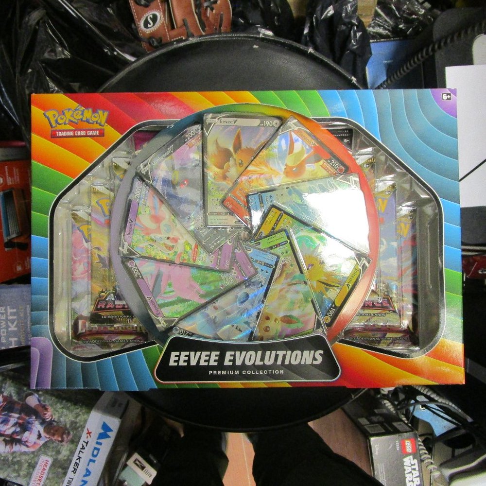 Pokemon Eevee Evolutions Premium Collection